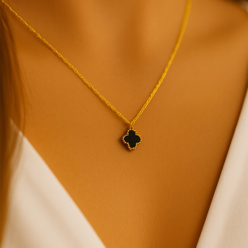 14 Ayar Altın Siyah Yonca Kolye (S)