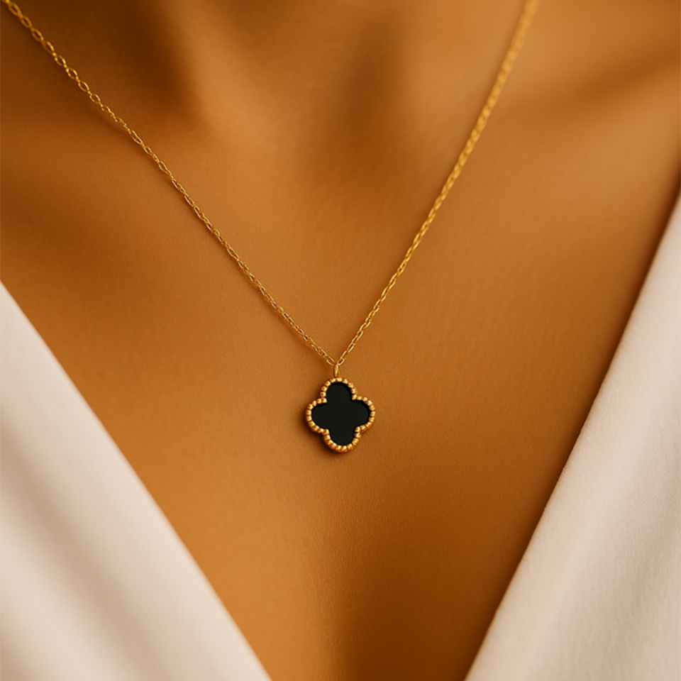 14 Ayar Altın Siyah Yonca Kolye (M)