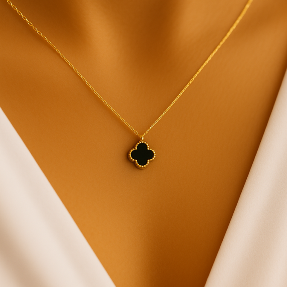 14 Ayar Altın Siyah Yonca Kolye (M)