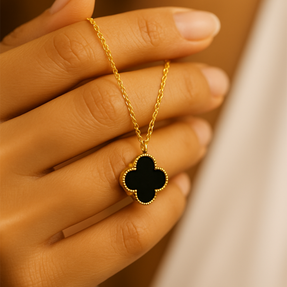 14 Ayar Altın Siyah Yonca Kolye (M)