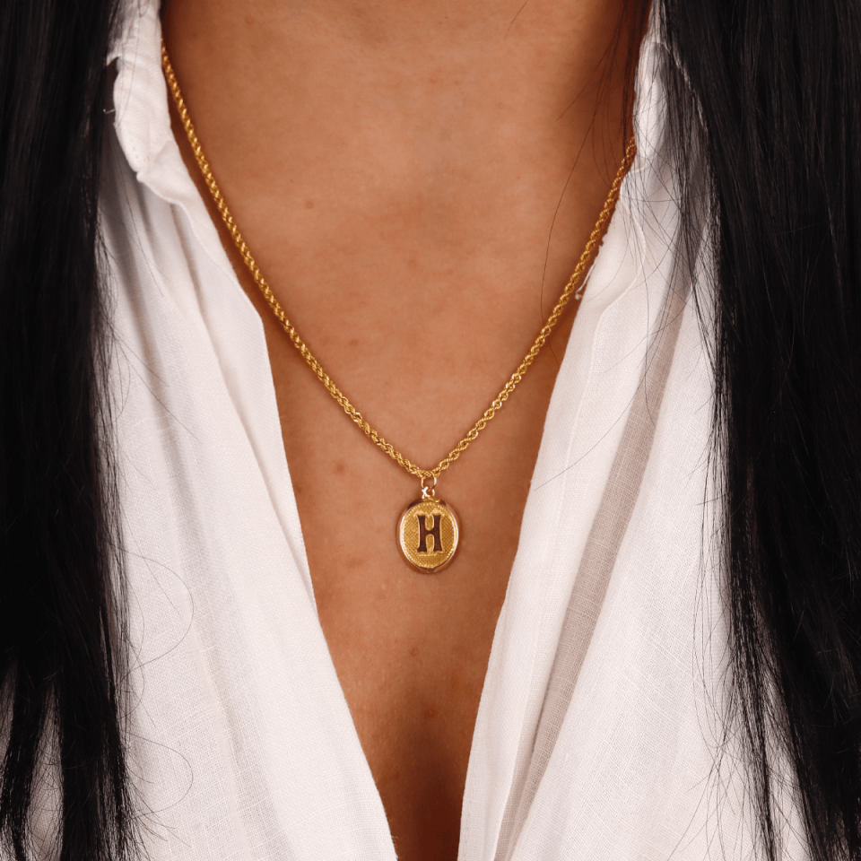 Halat Zincirli Vintage Oval H Harfi Kolye