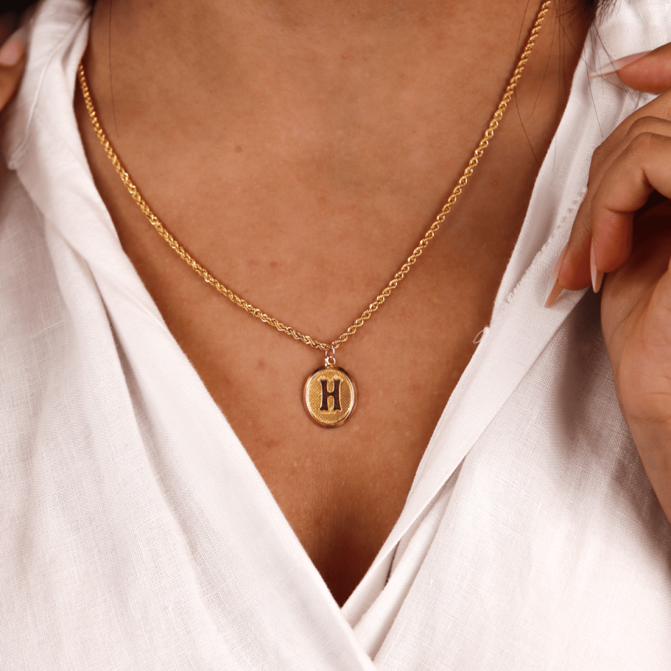 Halat Zincirli Vintage Oval H Harfi Kolye