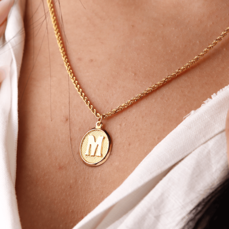 Halat Zincirli Vintage Oval M Harfi Kolye