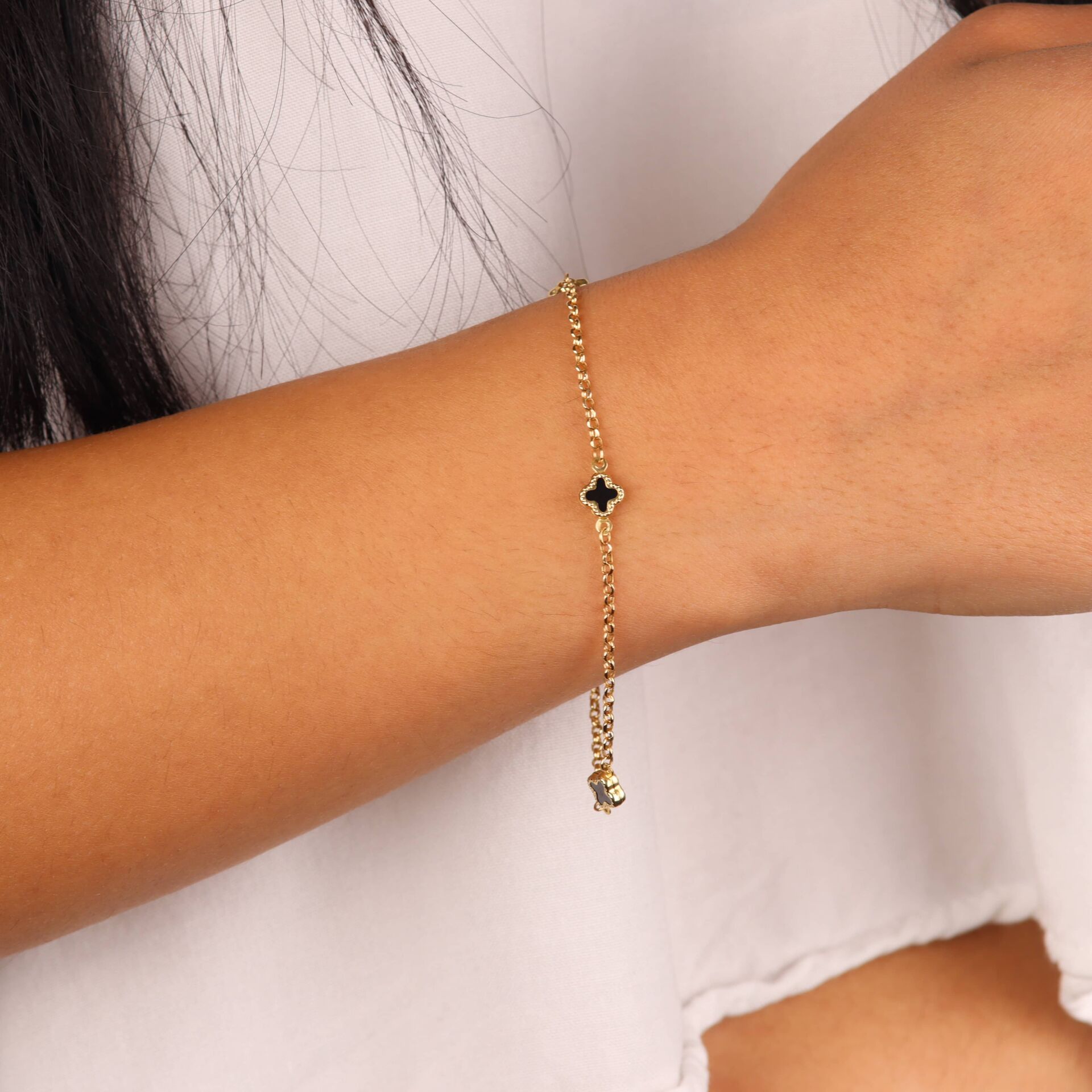 Siyah Taşlı Doç Zincirli Yonca Bileklik