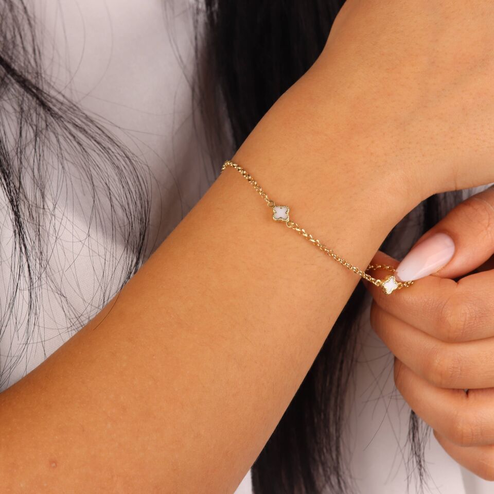 Beyaz Taşlı Doç Zincirli Yonca Bileklik