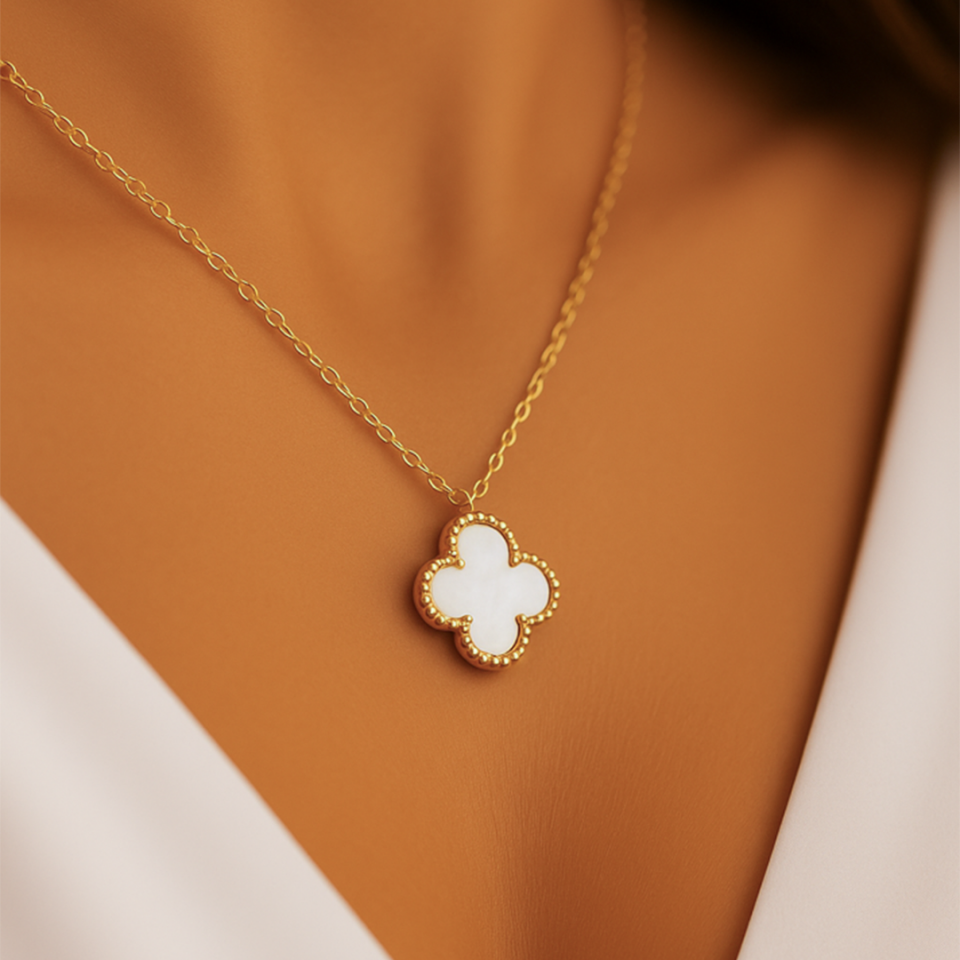 14 Ayar Altın Beyaz Yonca Kolye ( M )