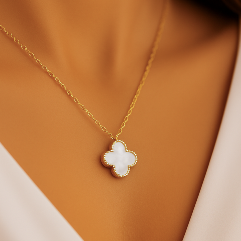 14 Ayar Altın Beyaz Yonca Kolye ( M )