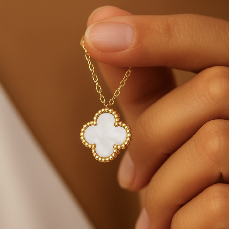 14 Ayar Altın Beyaz Yonca Kolye ( M )