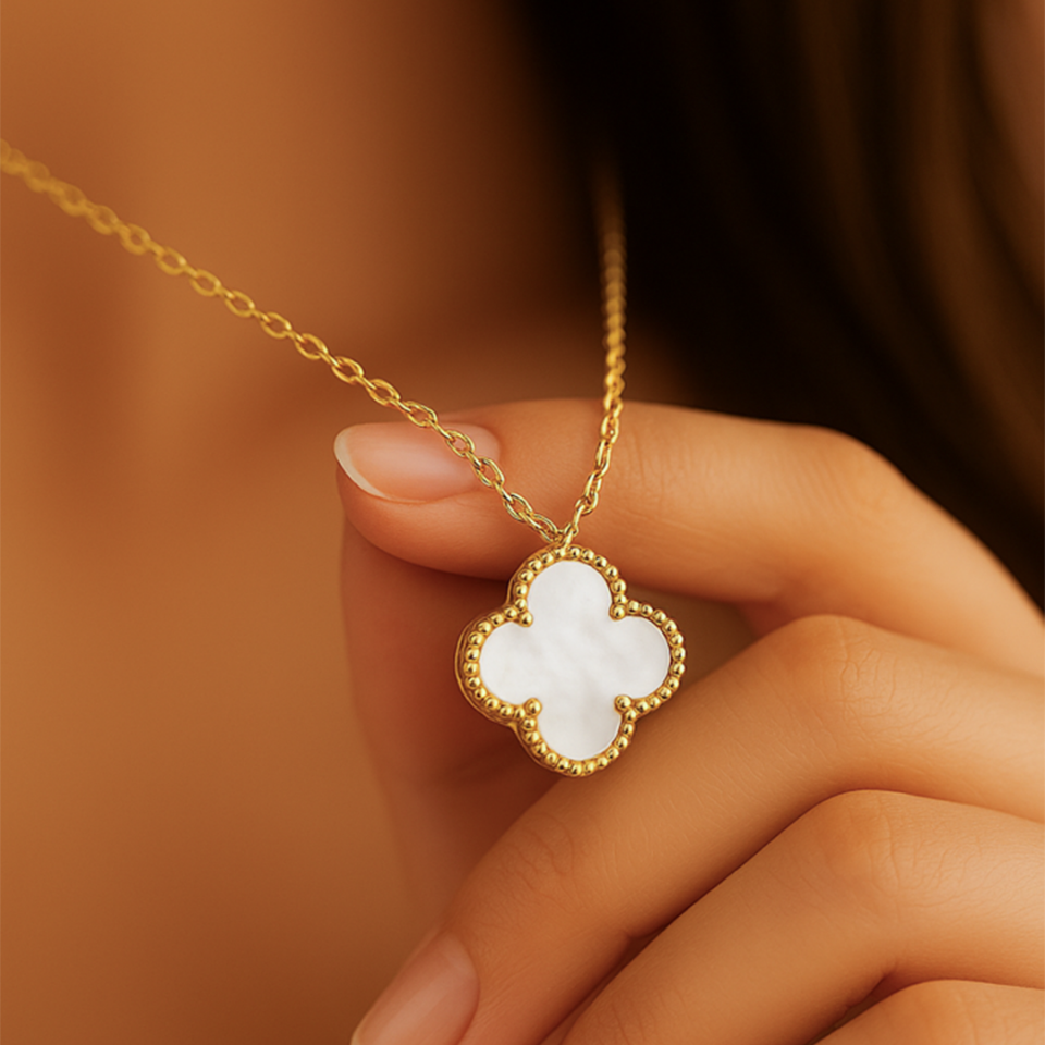 14 Ayar Altın Beyaz Yonca Kolye ( L )