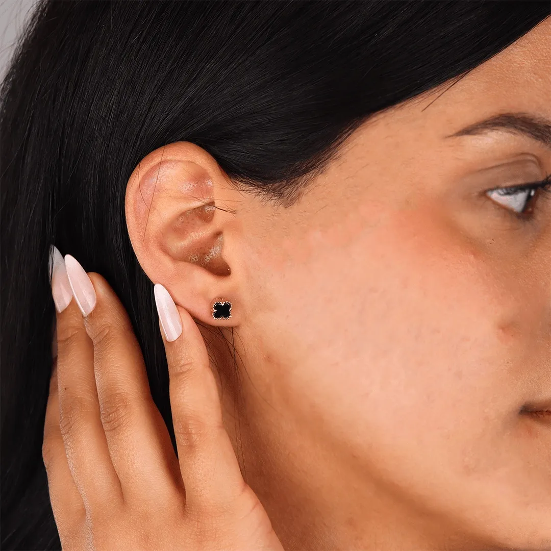 Siyah Taşlı Yonca Küpe