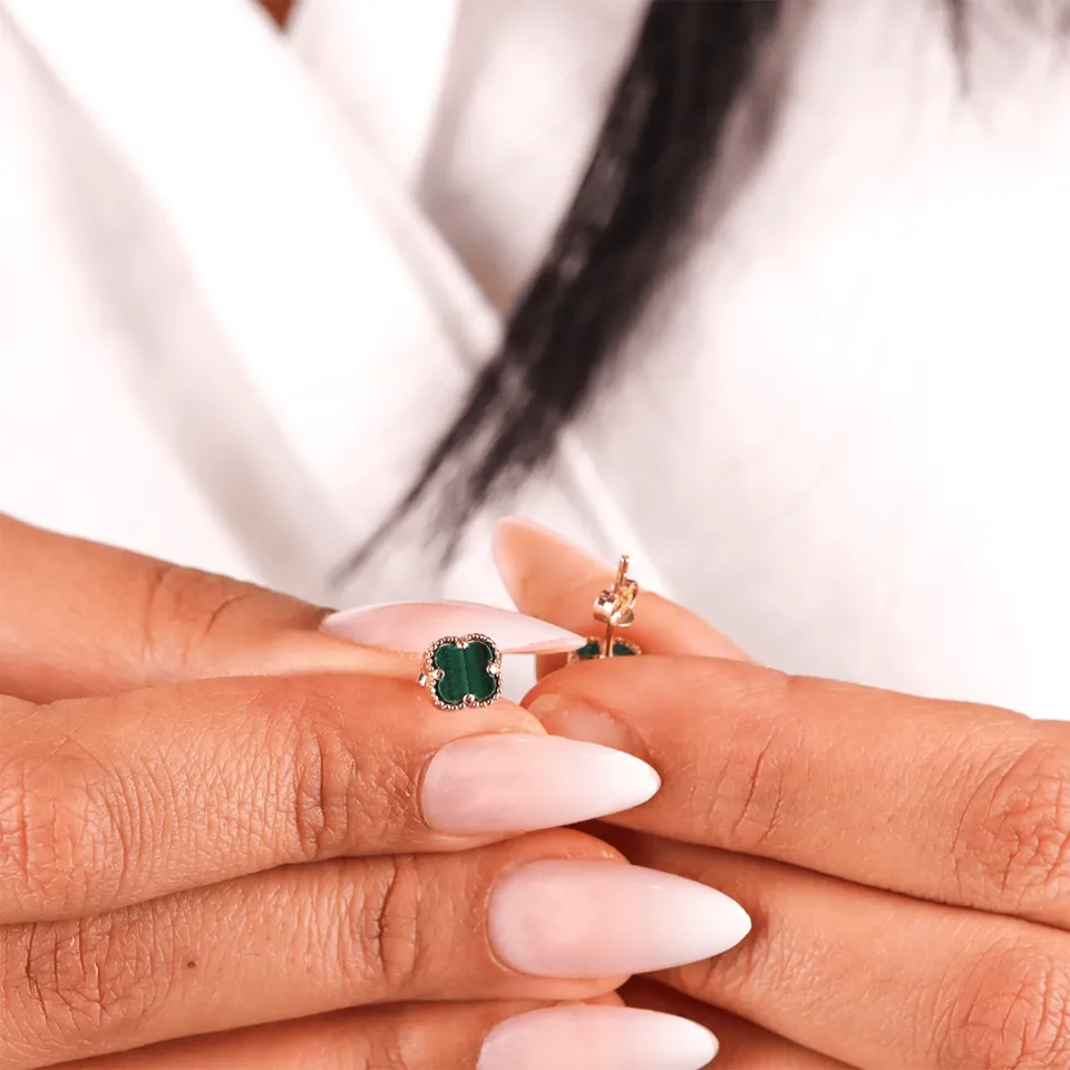 Yeşil Taşlı Yonca Küpe