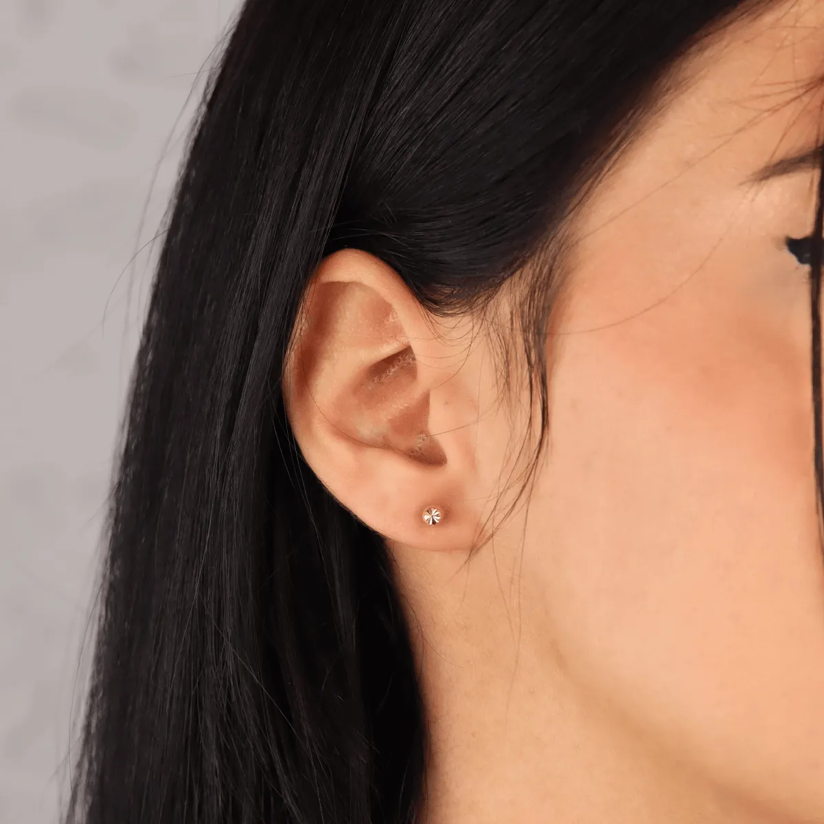 8 Ayar Altın Kalemli Top Küpe (4 mm)