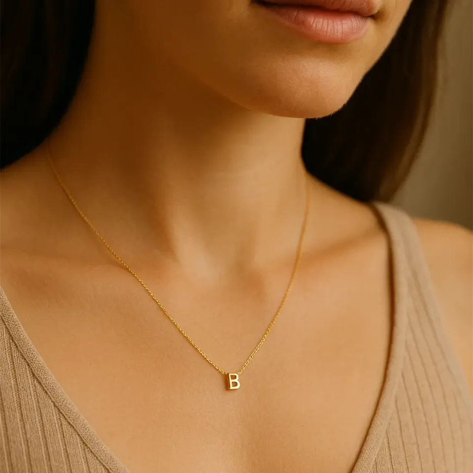 B Harfi Zincirli Küp Kolye
