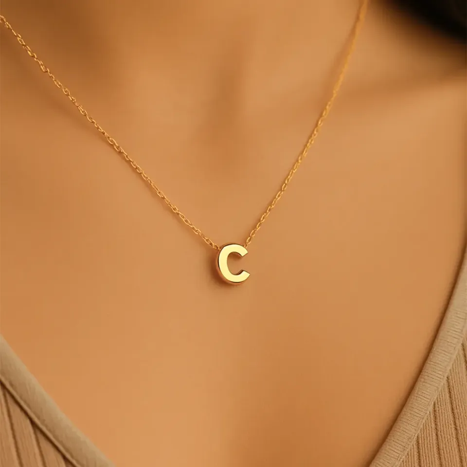 C Harfi Zincirli Küp Kolye