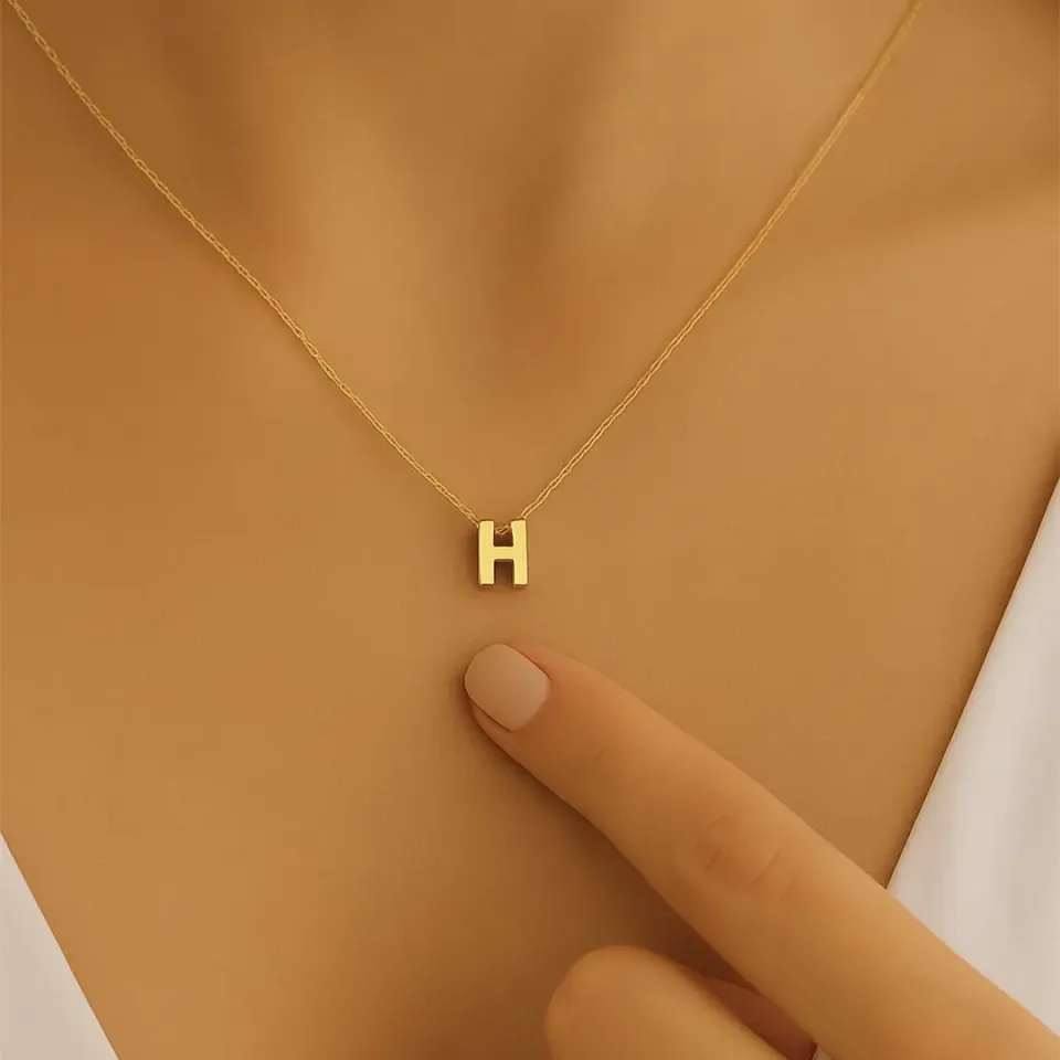 H Harfi Zincirli Küp Kolye