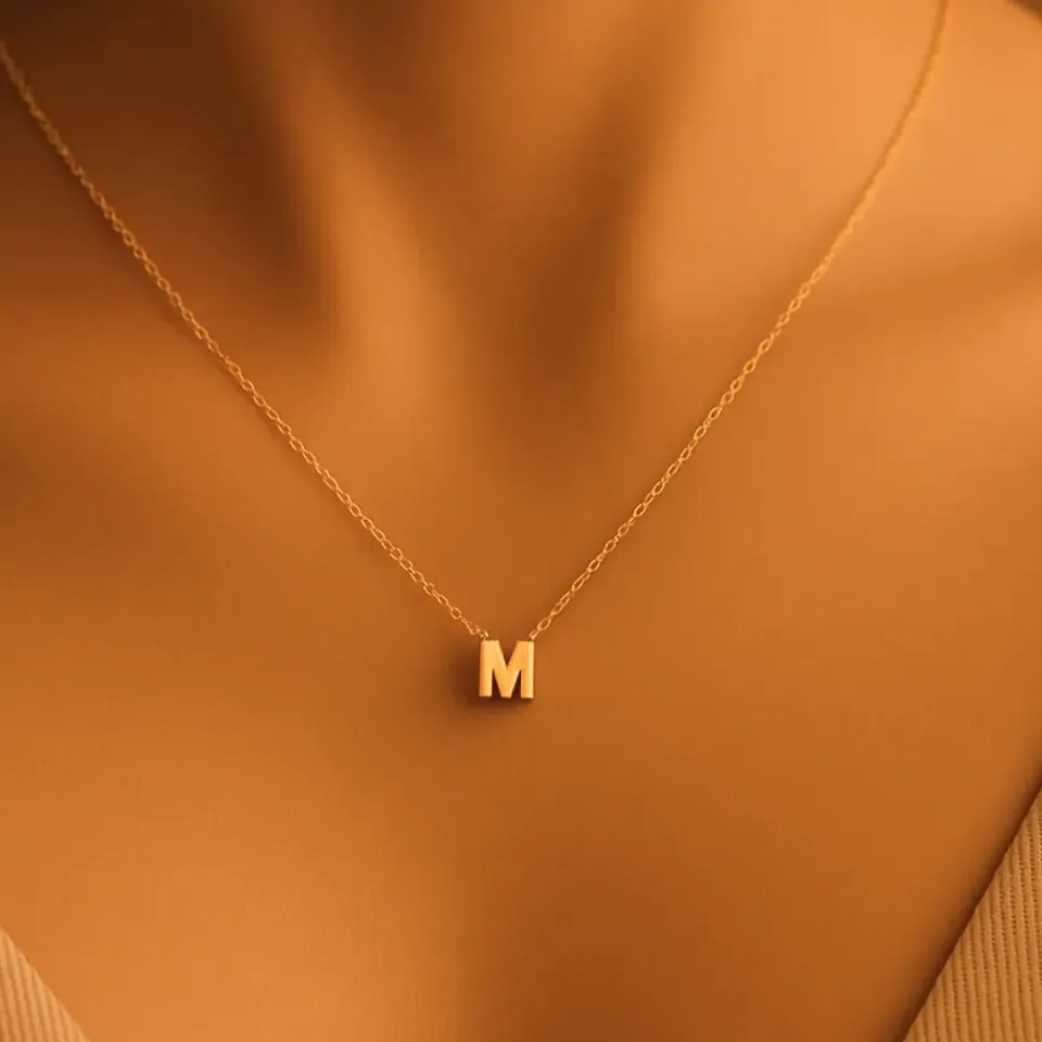 M Harfi Zincirli Küp Kolye