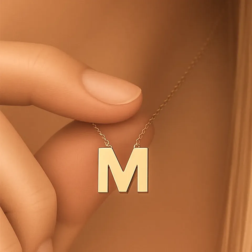 M Harfi Zincirli Küp Kolye