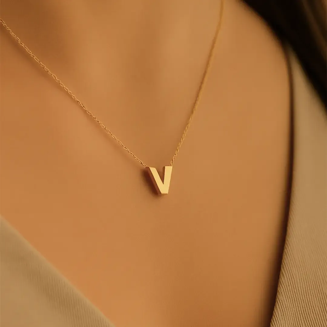 V Harfi Zincirli Küp Kolye