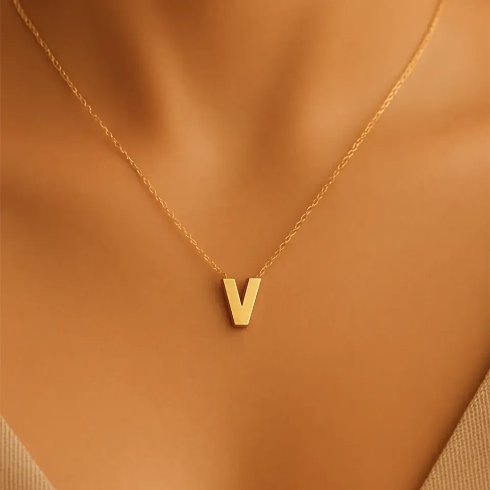 V Harfi Zincirli Küp Kolye