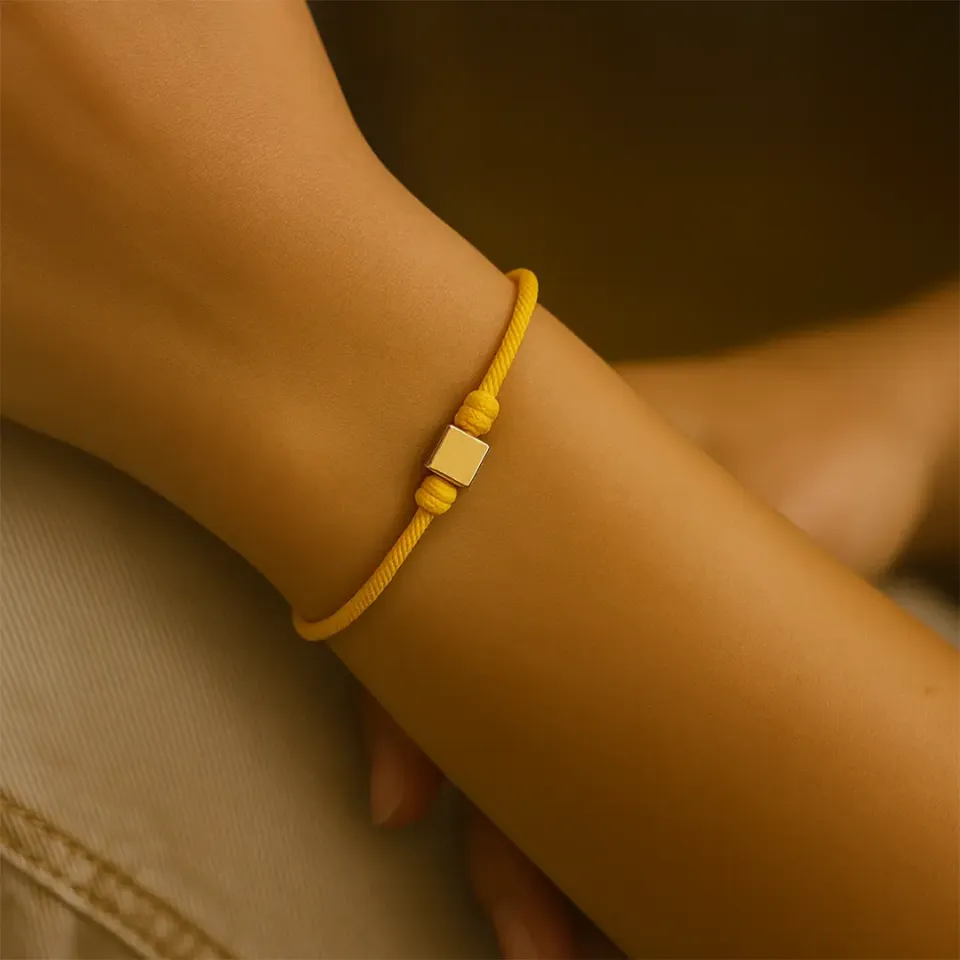 Sarı İpli Altın Küp Bileklik