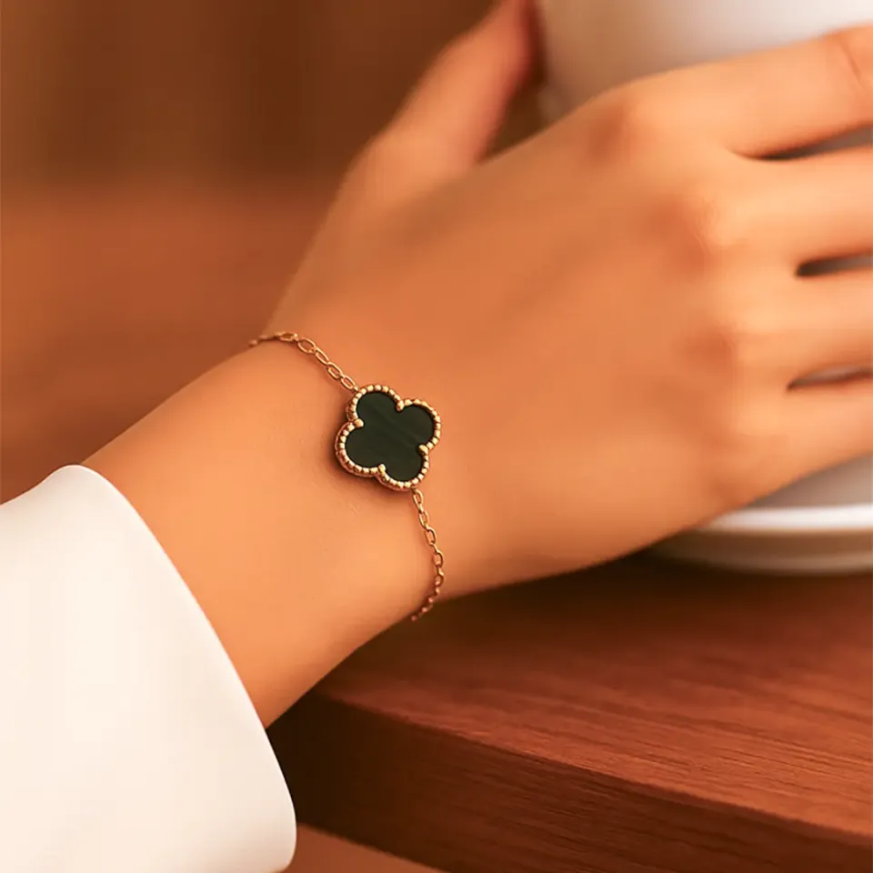 Siyah Yonca Bileklik