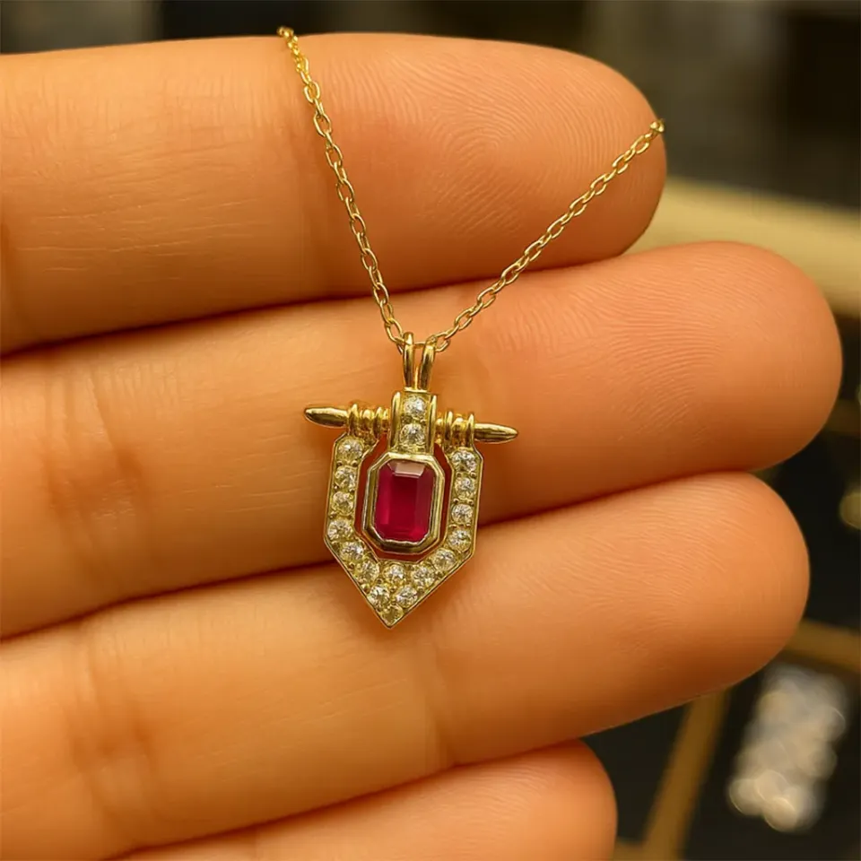 Valora Shield Ruby Kolye
