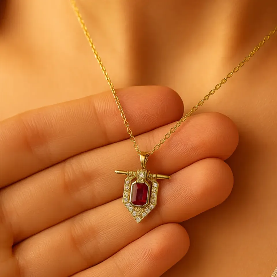 Valora Shield Ruby Kolye