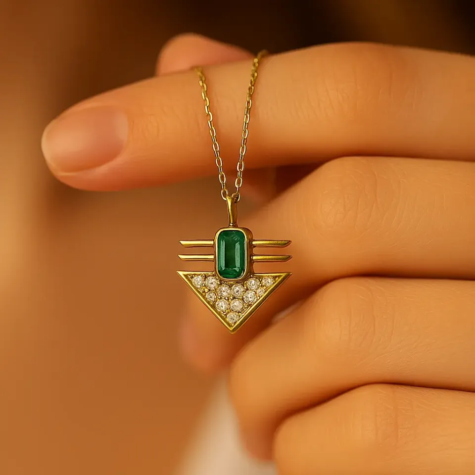 Valora Emerald Kolye