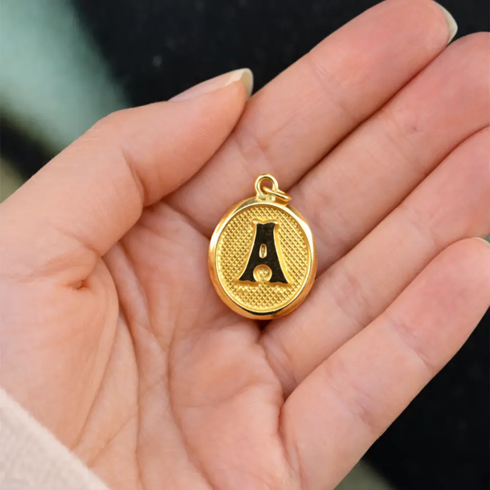 14 Ayar Altın Vintage Oval Harf Kolye Ucu ( A Harfi )