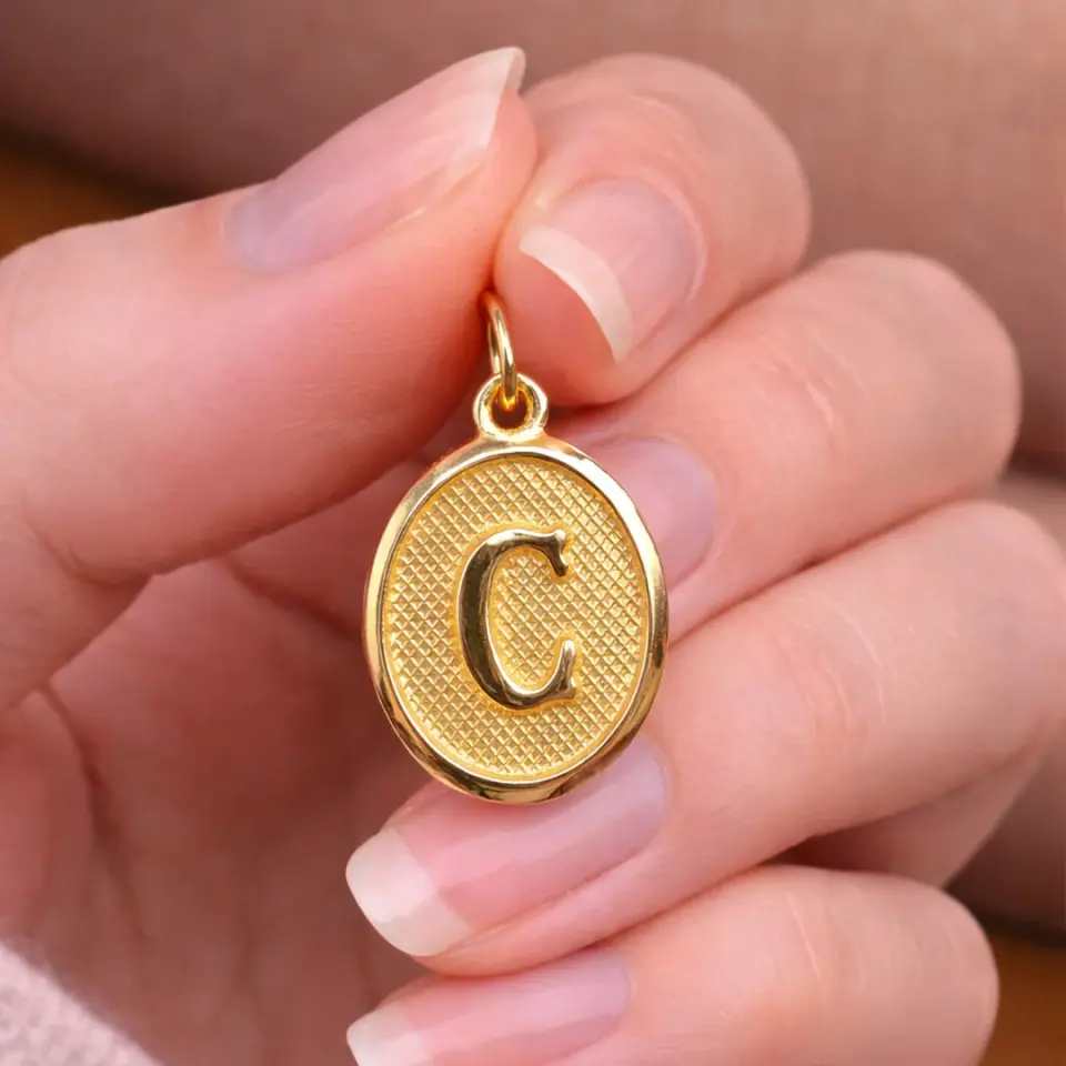 14 Ayar Altın Vintage Oval Harf Kolye Ucu ( C Harfi )