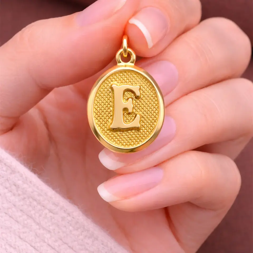 14 Ayar Altın Vintage Oval Harf Kolye Ucu ( E Harfi )