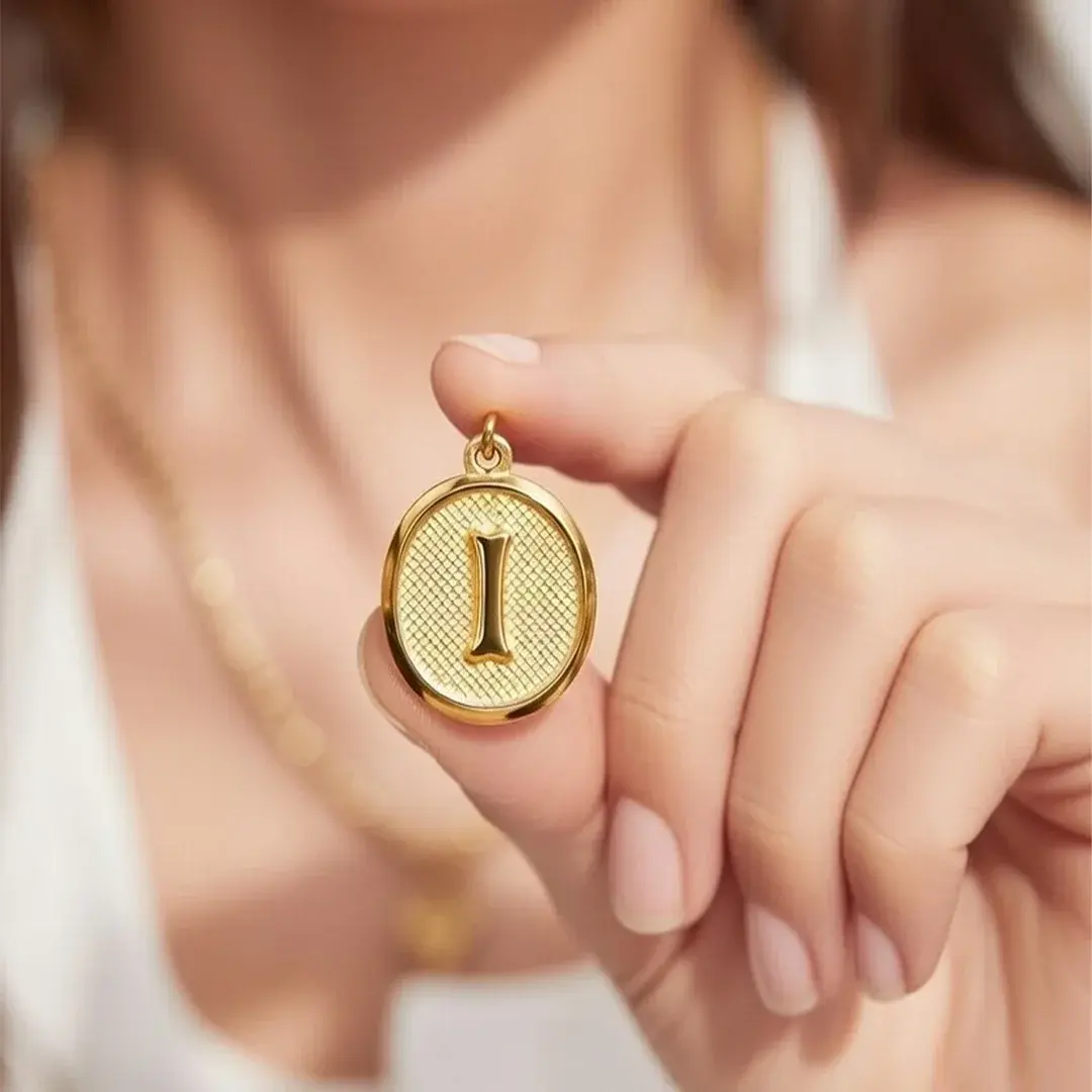 14 Ayar Altın Vintage Oval Harf Kolye Ucu ( I Harfi )