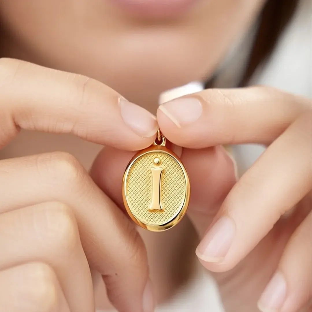 14 Ayar Altın Vintage Oval Harf Kolye Ucu ( İ Harfi )