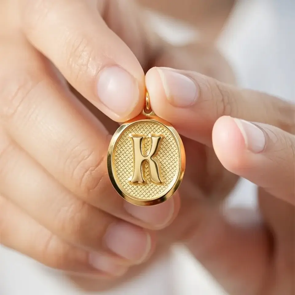 14 Ayar Altın Vintage Oval Harf Kolye Ucu ( K Harfi )
