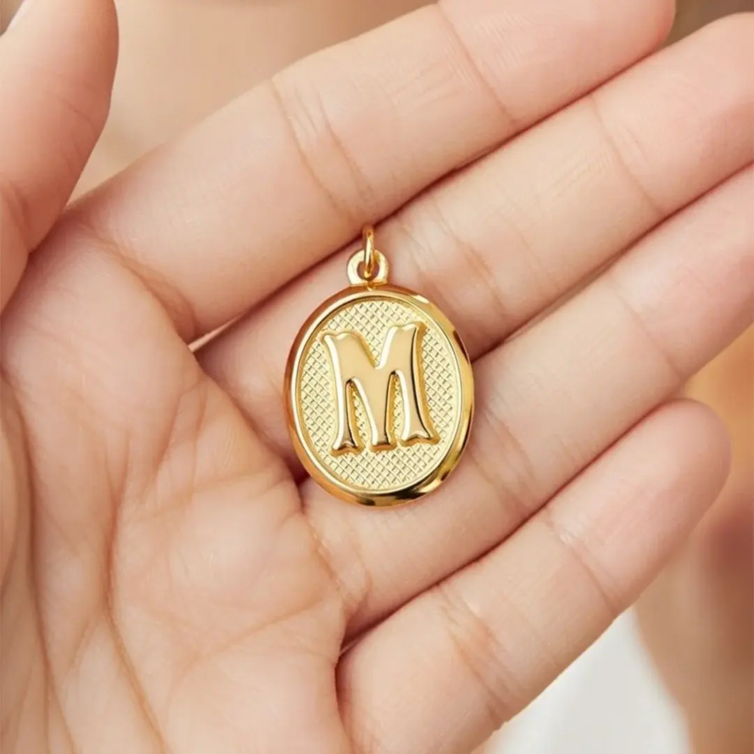 14 Ayar Altın Vintage Oval Harf Kolye Ucu ( M Harfi )