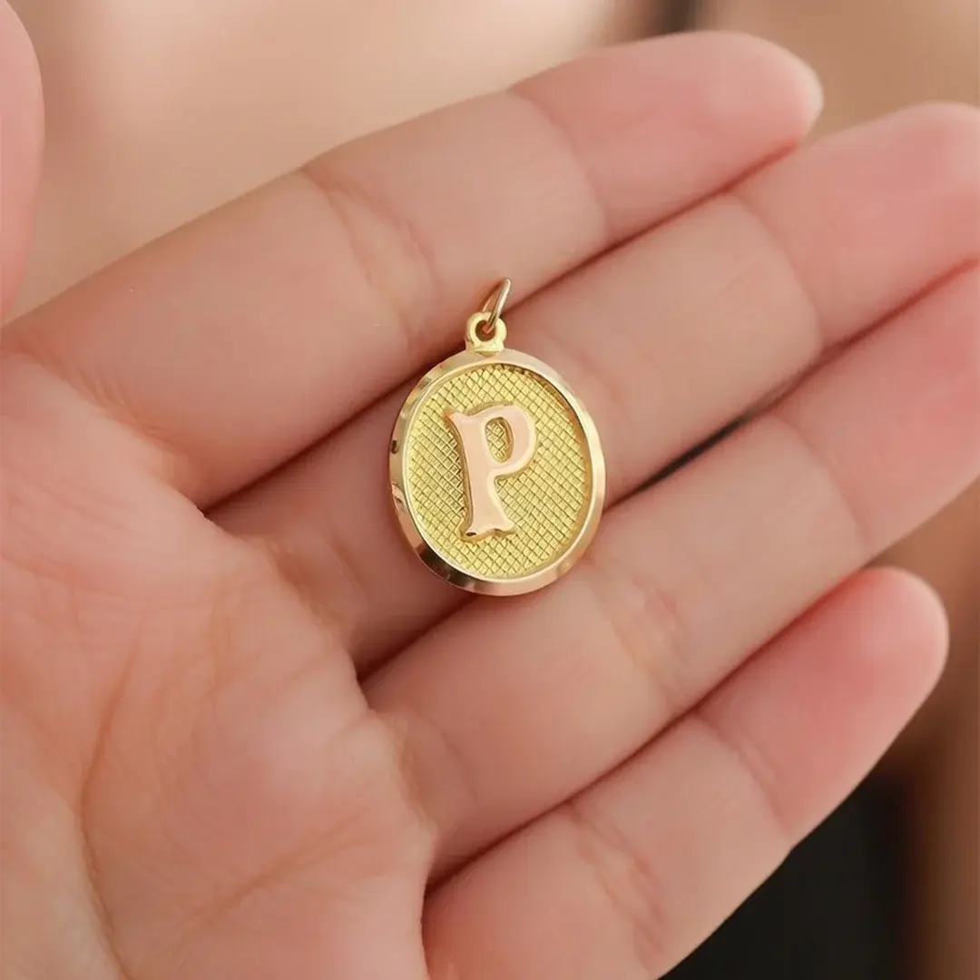 14 Ayar Altın Vintage Oval Harf Kolye Ucu ( P Harfi )