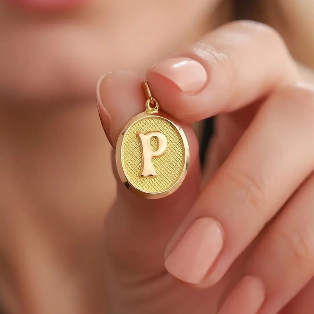 14 Ayar Altın Vintage Oval Harf Kolye Ucu ( P Harfi )