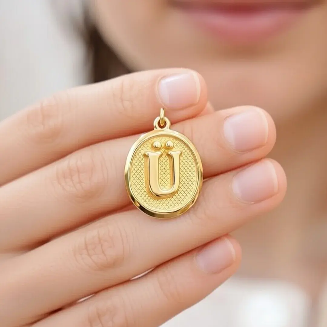 14 Ayar Altın Vintage Oval Harf Kolye Ucu ( Ü Harfi )
