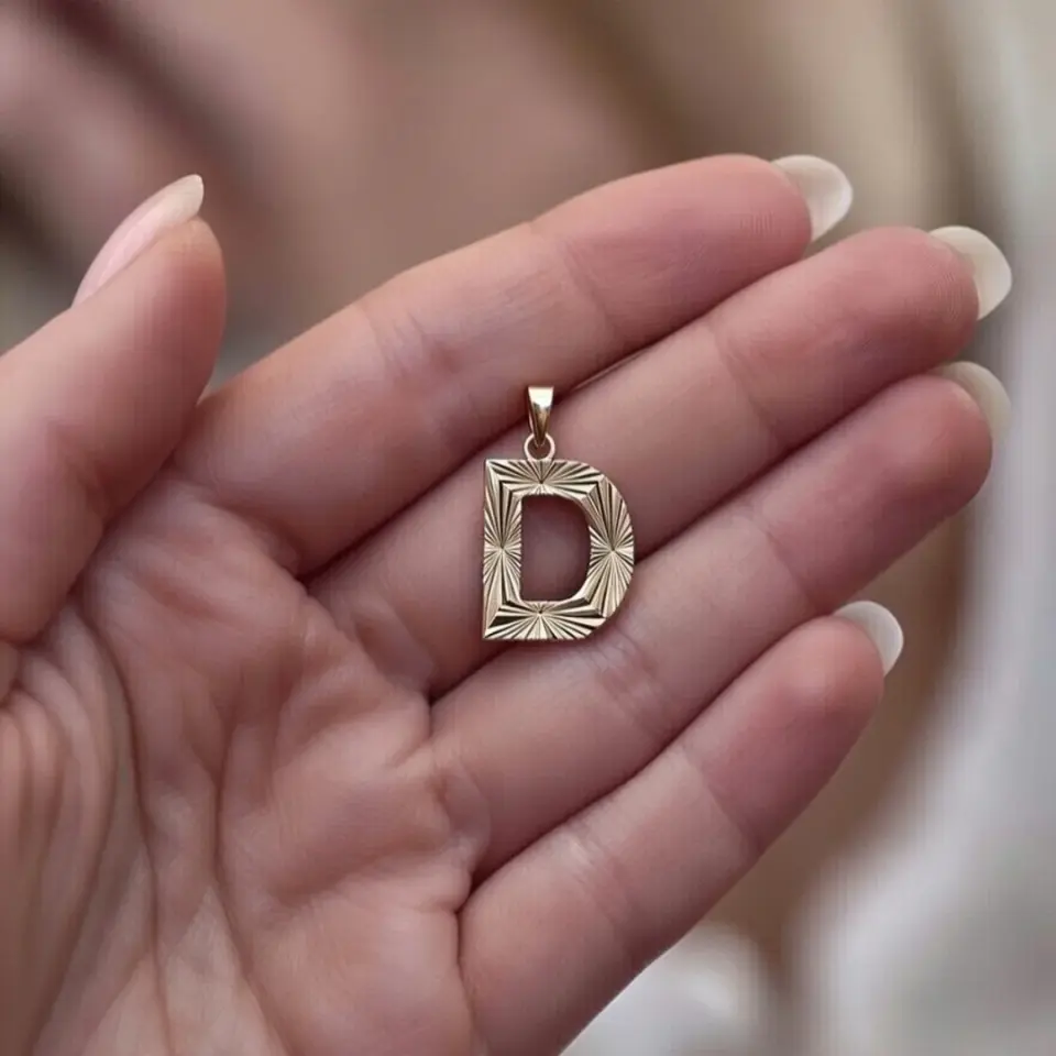 14 Ayar Altın Kalemli Harf Kolye Ucu (D Harfi)