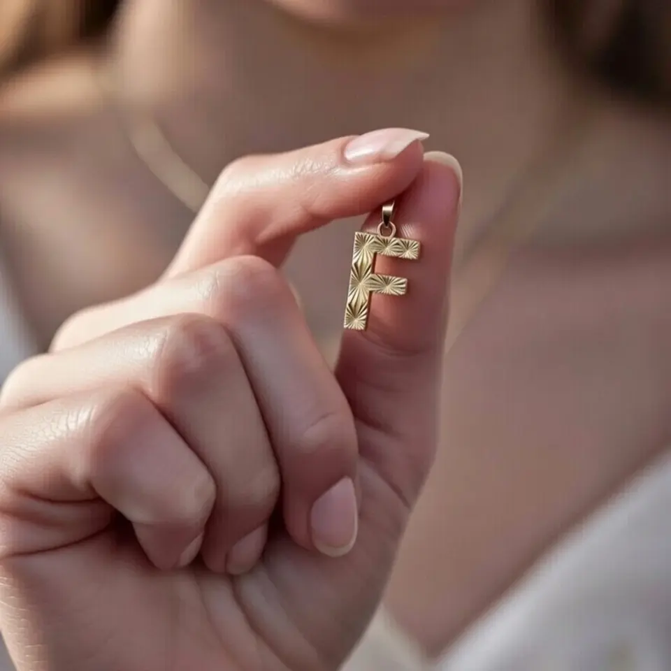 14 Ayar Altın Kalemli Harf Kolye Ucu (F Harfi)