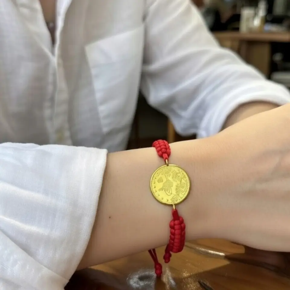 8 Ayar Altın Tuğralı İpli Bileklik (Kırmızı)