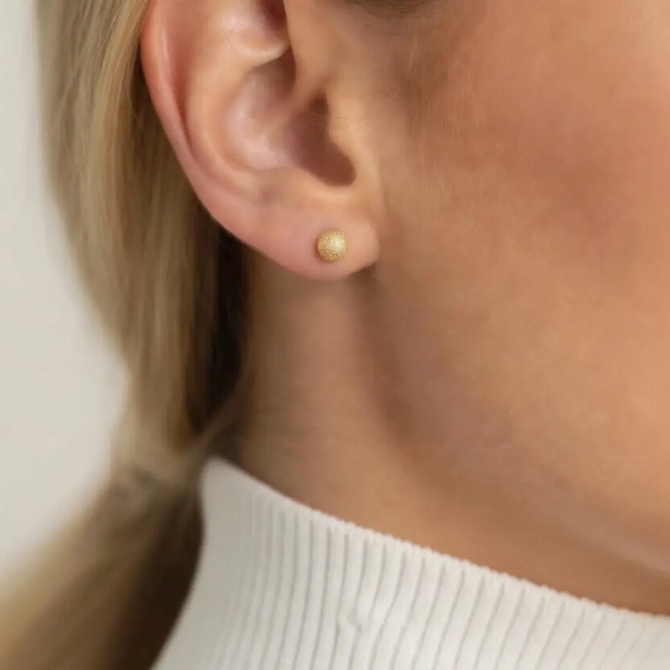 Ramla 4 mm Kumlu Top Altın Küpe